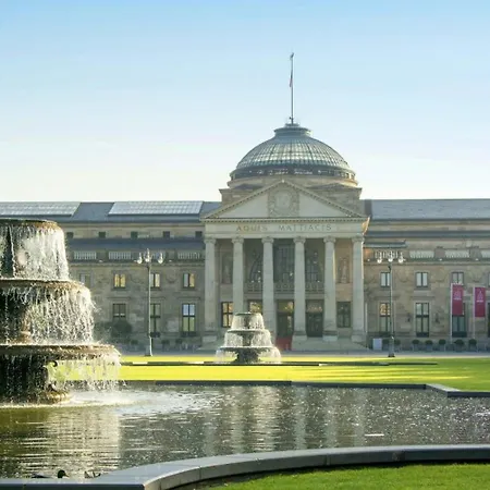 Apartment 1-helles Mit Kochzeile -wlan,terrasse&kostenfrei Parken
