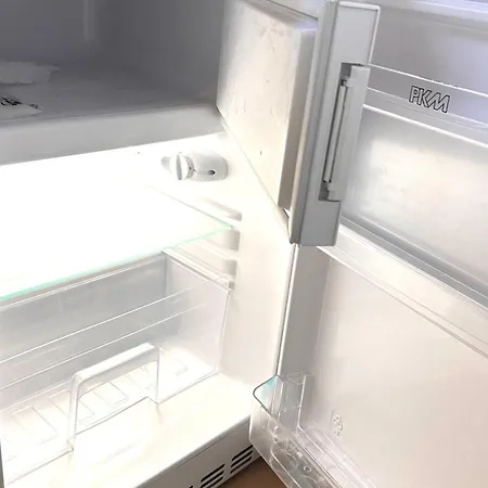 1 Apartment *