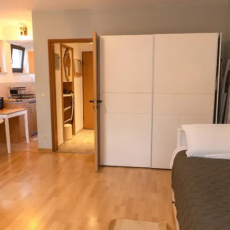1-helles Mit Kochzeile -wlan,terrasse & Kostenfrei Parken Apartmán *