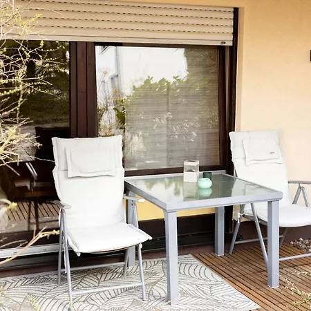 1-helles Mit Kochzeile -wlan,terrasse & Kostenfrei Parken Apartmán
